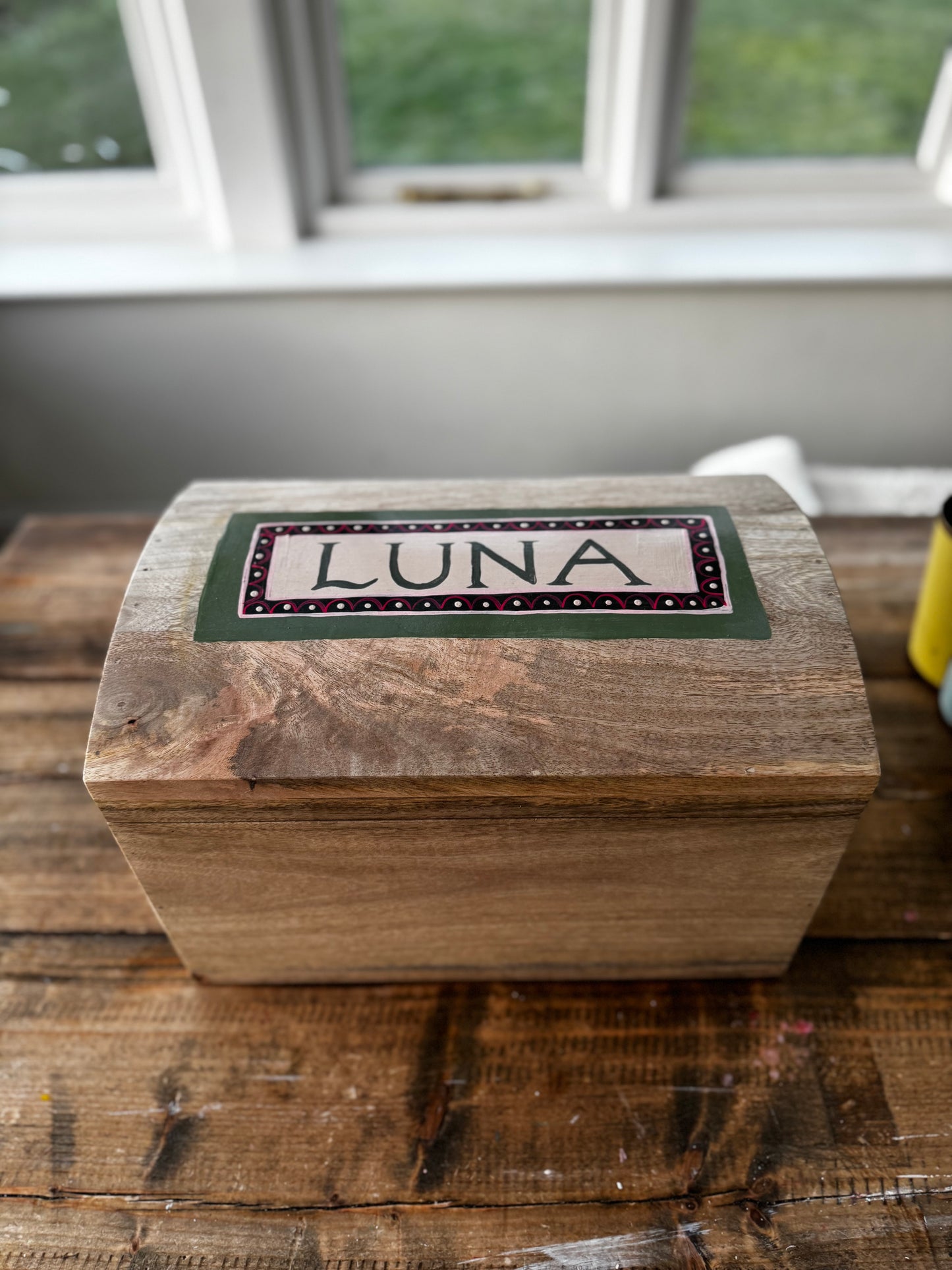 DOMED KEEPSAKE BOX - PINK & GREEN