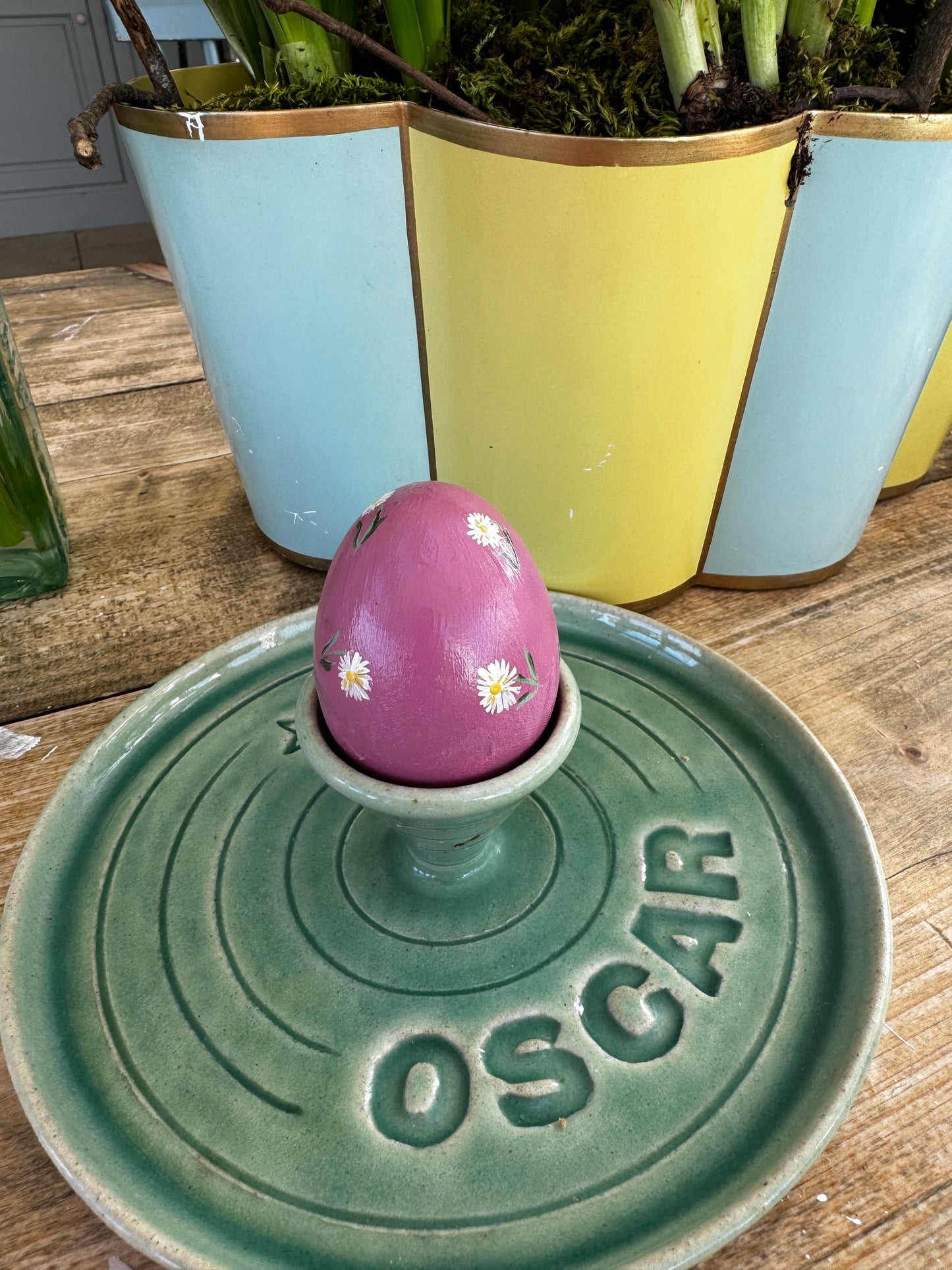 Pink daisy egg