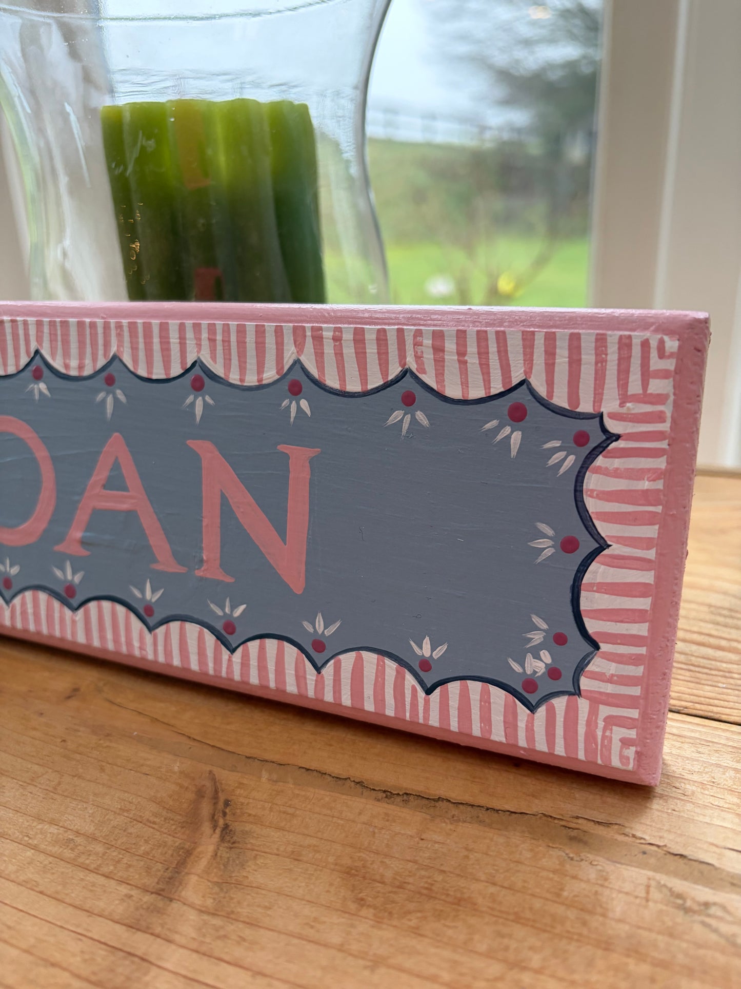 BLUE WITH PINK SCALLOPS- NAME PLAQUE