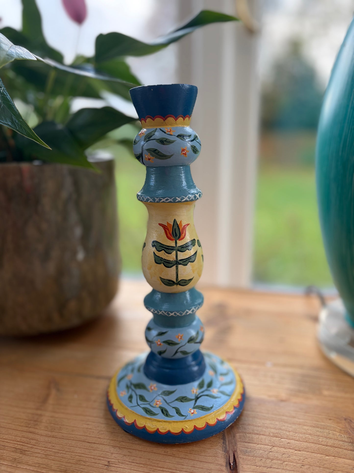 FLORAL CANDLESTICK