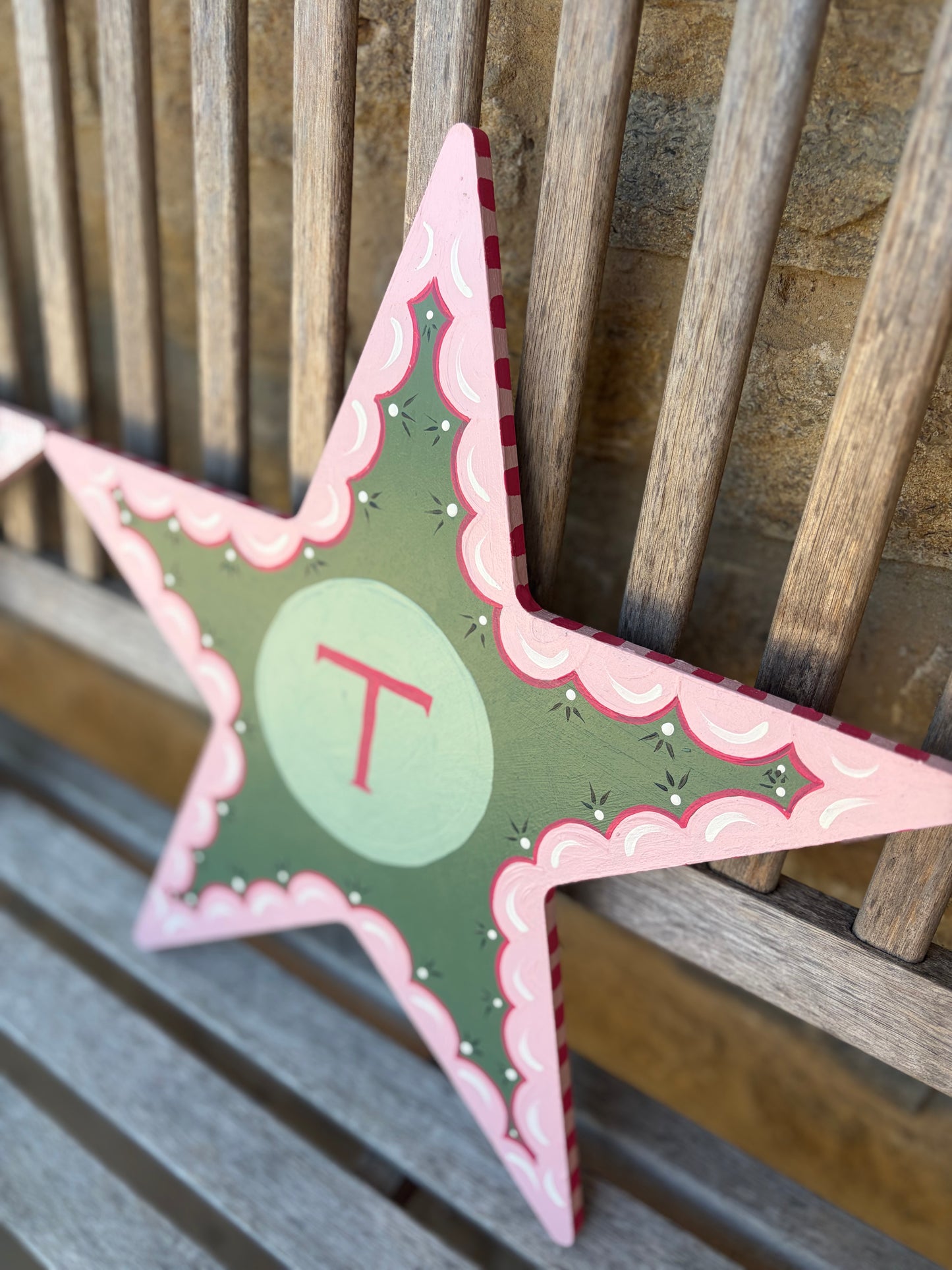 Green & pink scallop star