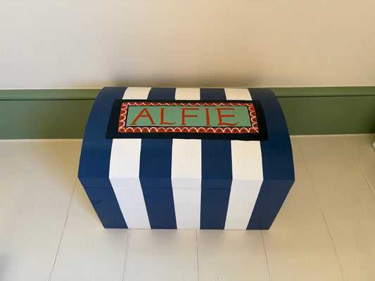 STRIPE DOMED BOX - BLUE & WHITE