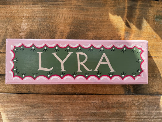 PINK SCALLOPS - NAME PLAQE
