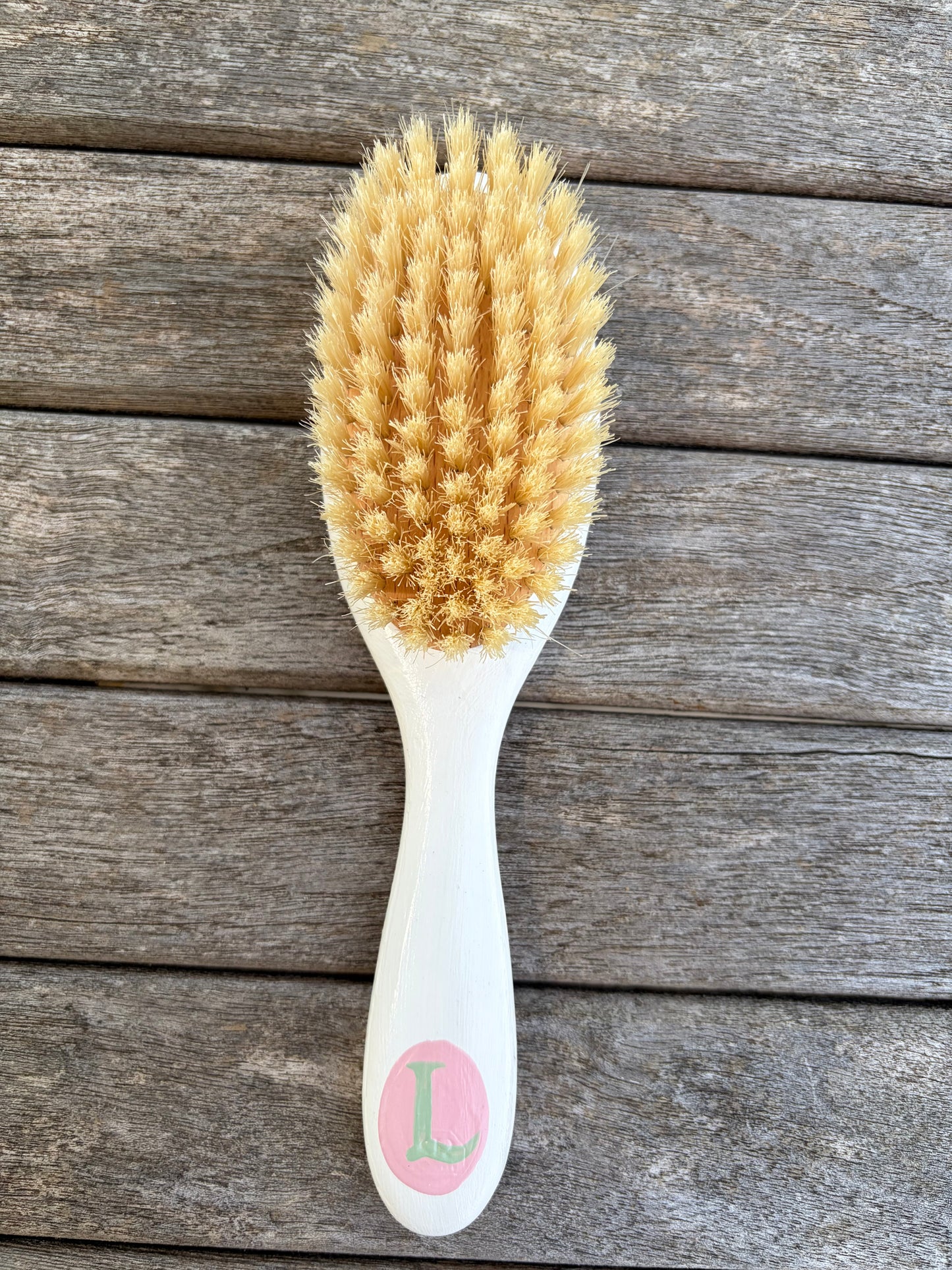 Striped scallop hairbrush