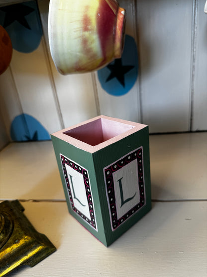 GREEN & PINK PEN POT