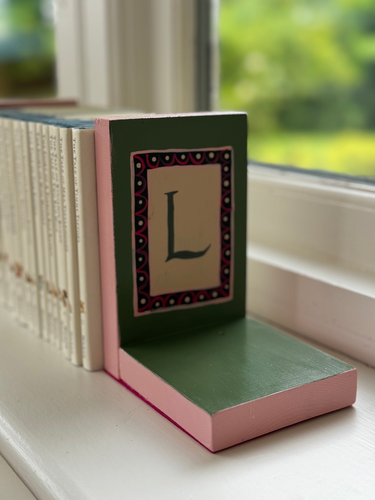 GREEN & PINK BOOKENDS