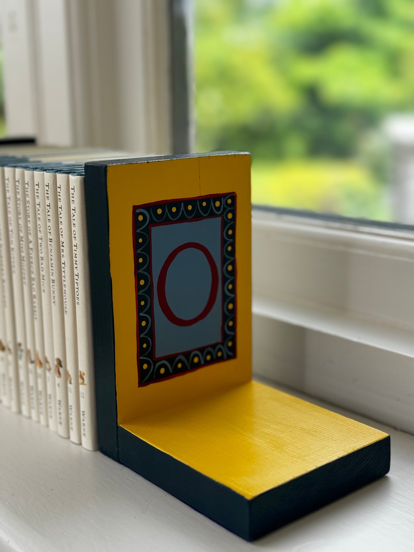 YELLOW & BLUE BOOKENDS