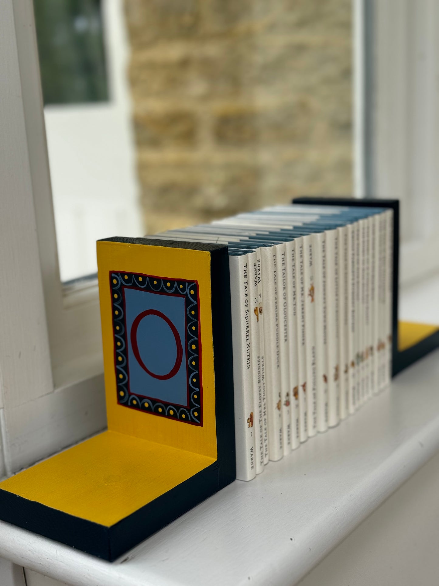 YELLOW & BLUE BOOKENDS