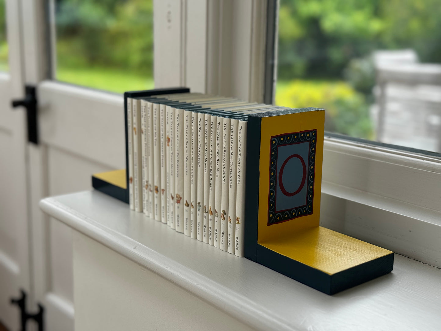 YELLOW & BLUE BOOKENDS